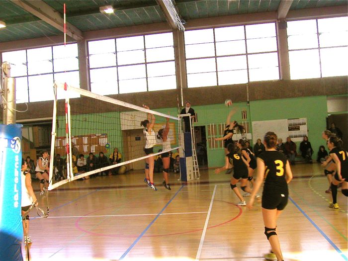 Clemence Pouget, belle attaque